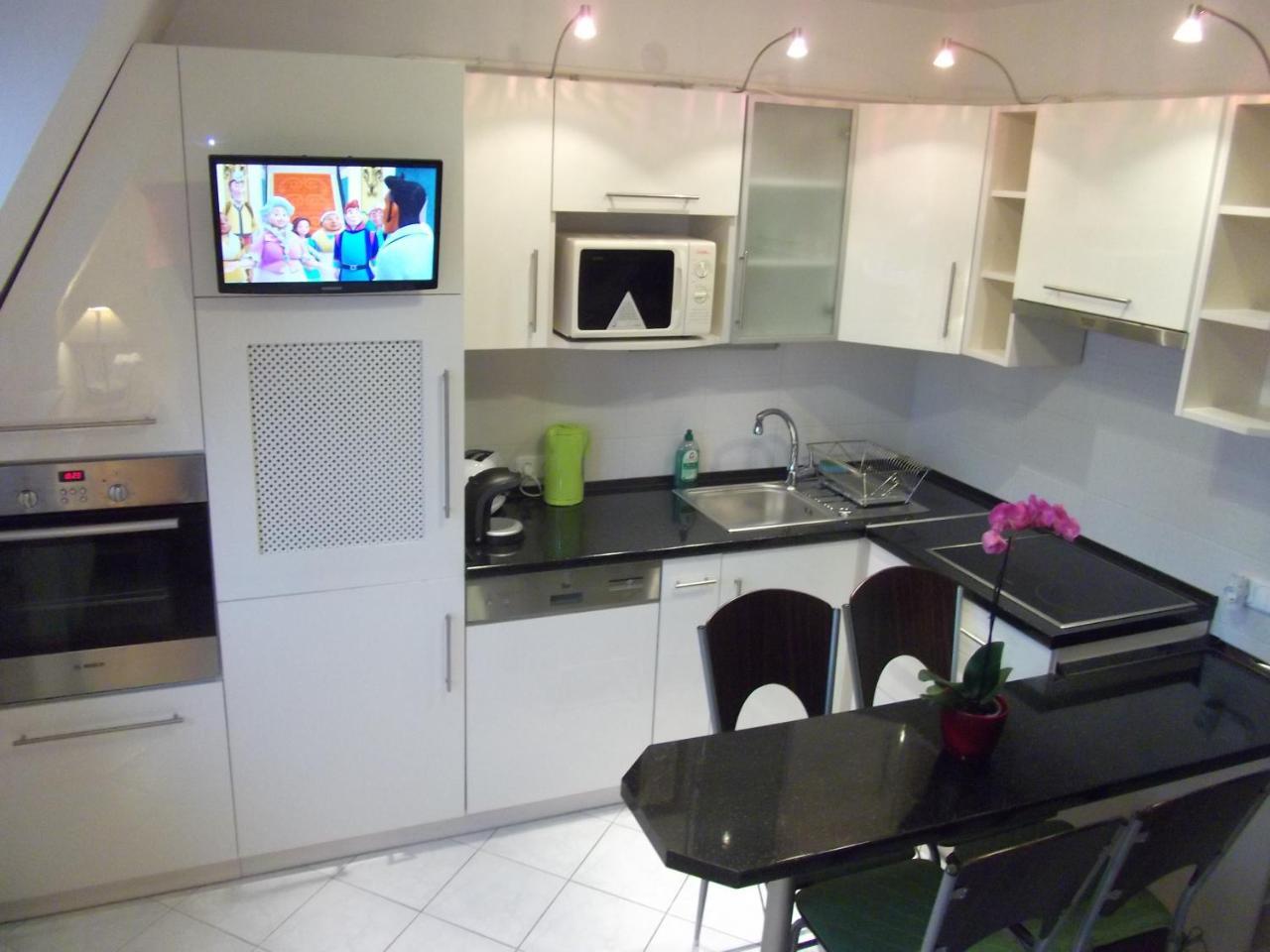Rozsa Apartman Heviz Exterior photo