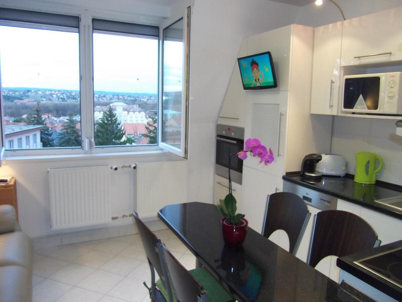 Rozsa Apartman Heviz Exterior photo
