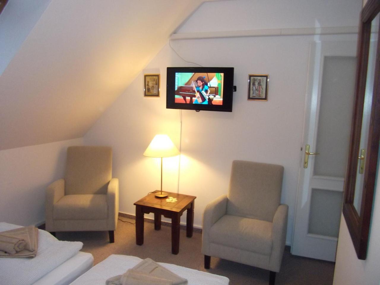 Rozsa Apartman Heviz Exterior photo