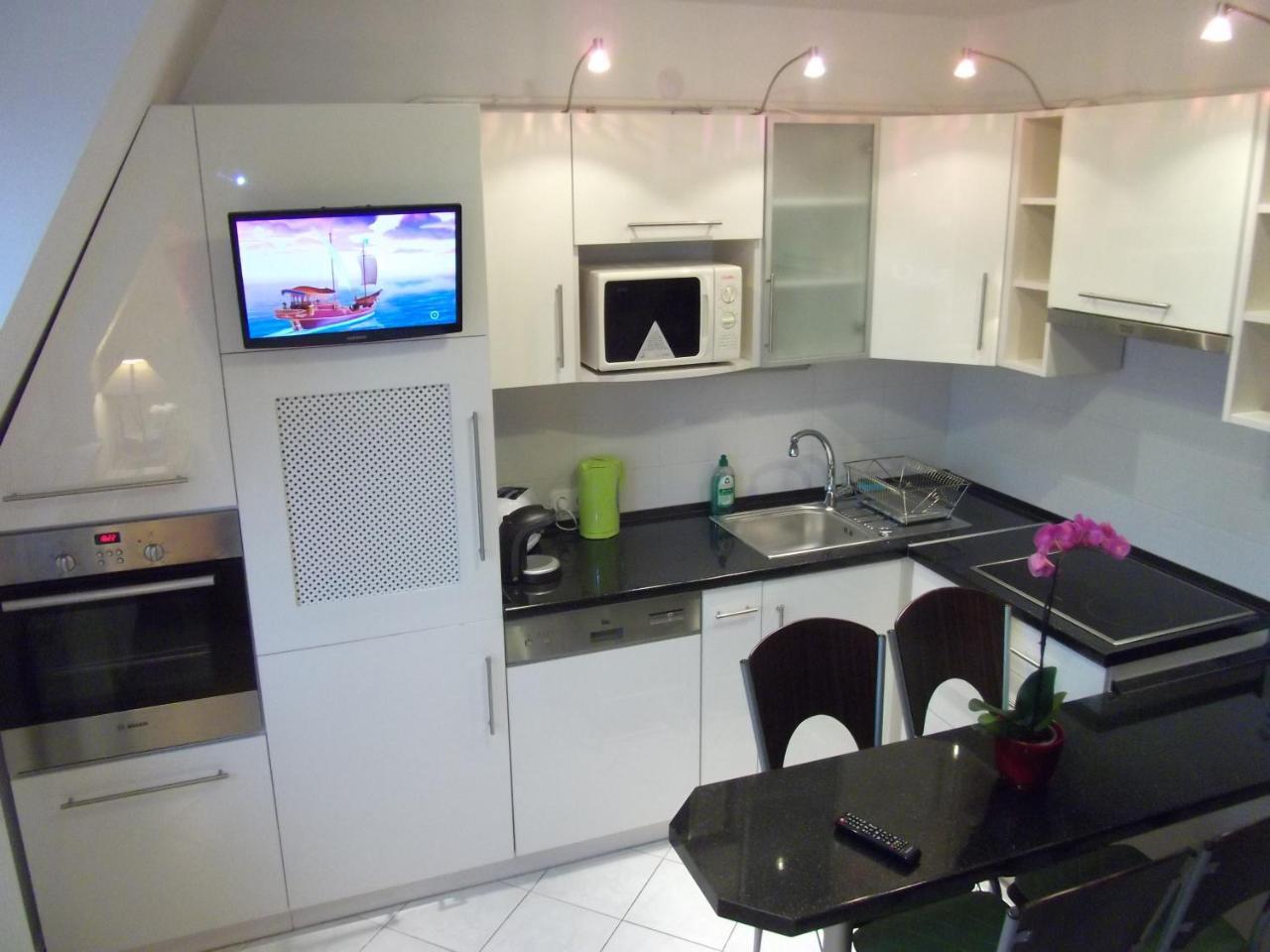 Rozsa Apartman Heviz Exterior photo
